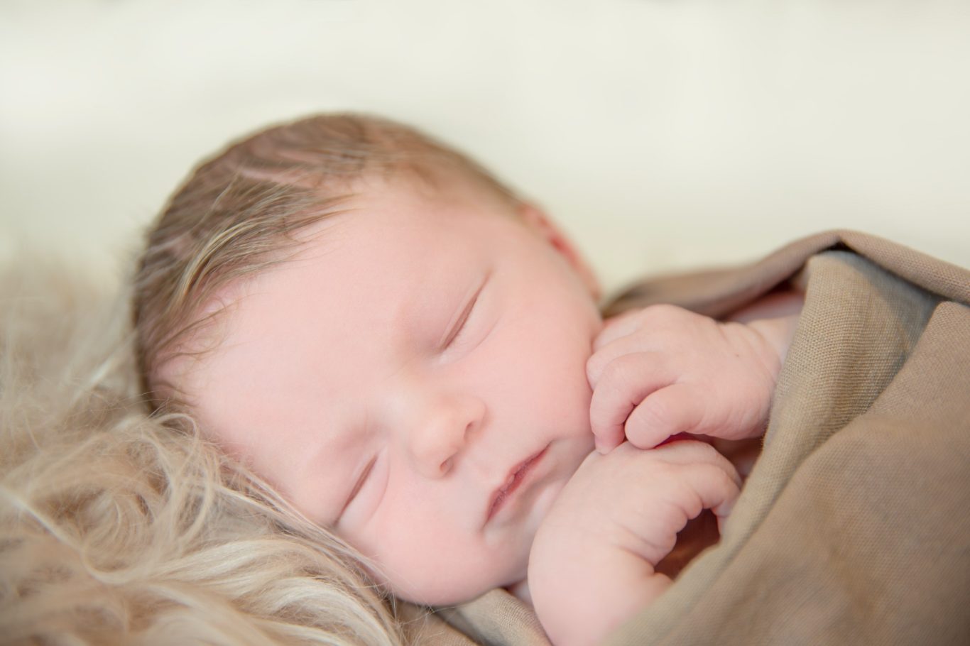 newbornshooting neugeborenenshooting babyshooting GeistFrei