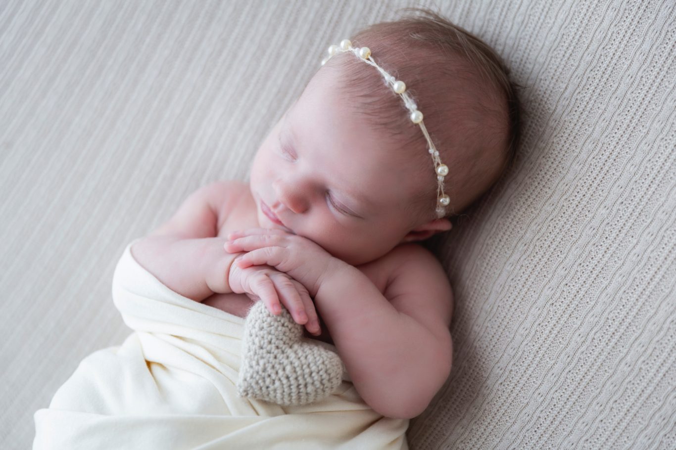 newbornshooting neugeborenenshooting babyshooting GeistFrei